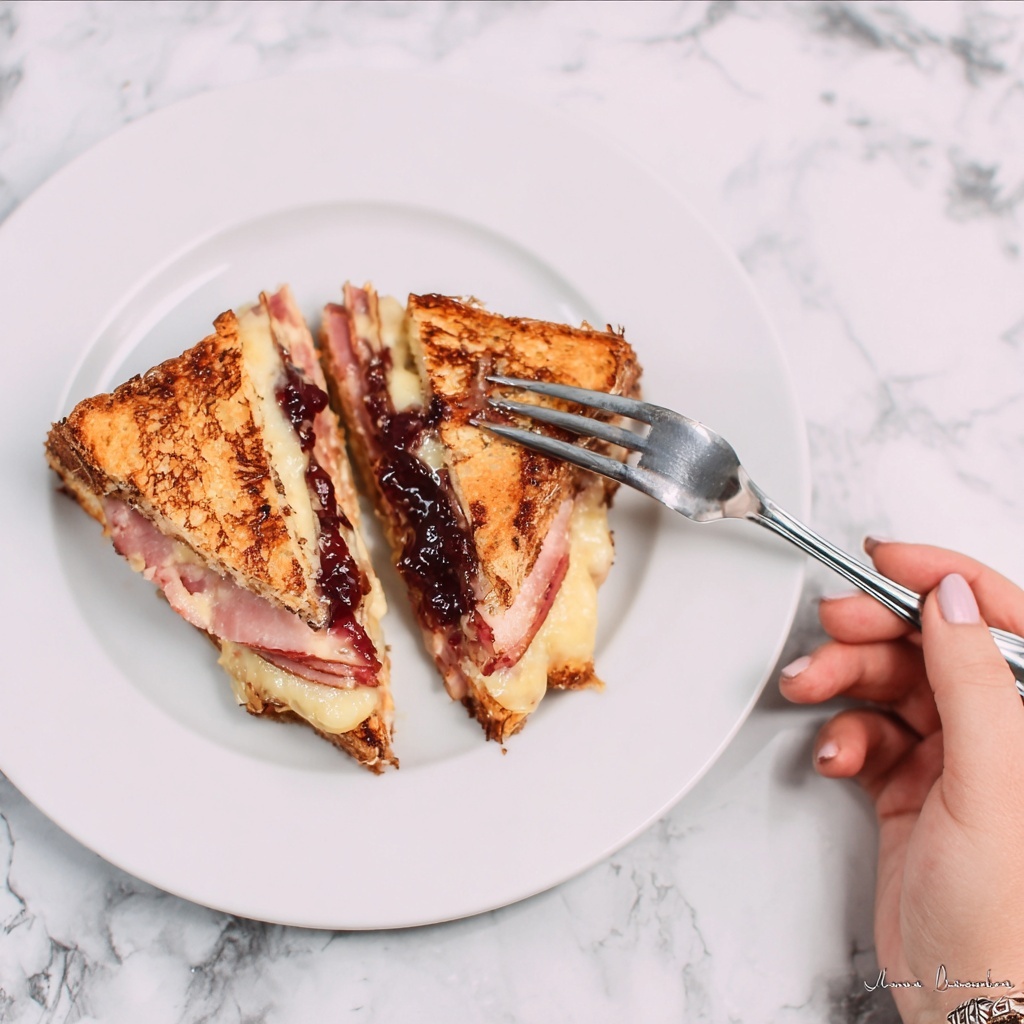 Deluxe French Toast Sandwiches with Ham, Mozzarella, and Jam Recipe - Recipe Image